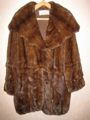 Шубу НОРКОВУЮ (белую)