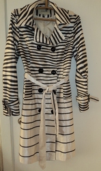 Женский плащ Burberry в отличном состоянии.